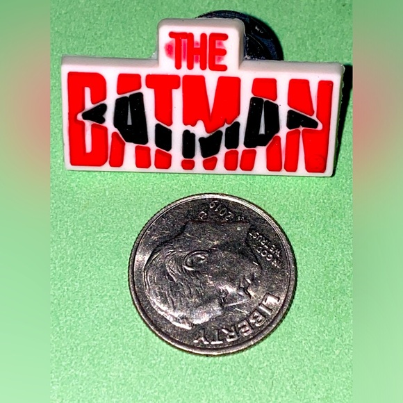 (10 for $15) Batman Logo Crocs Shoe Charms - Picture 1 of 1